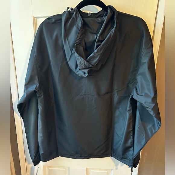 Champion NWT Packable Hooded Jacket. Size S. Black. - Picture 4 of 4